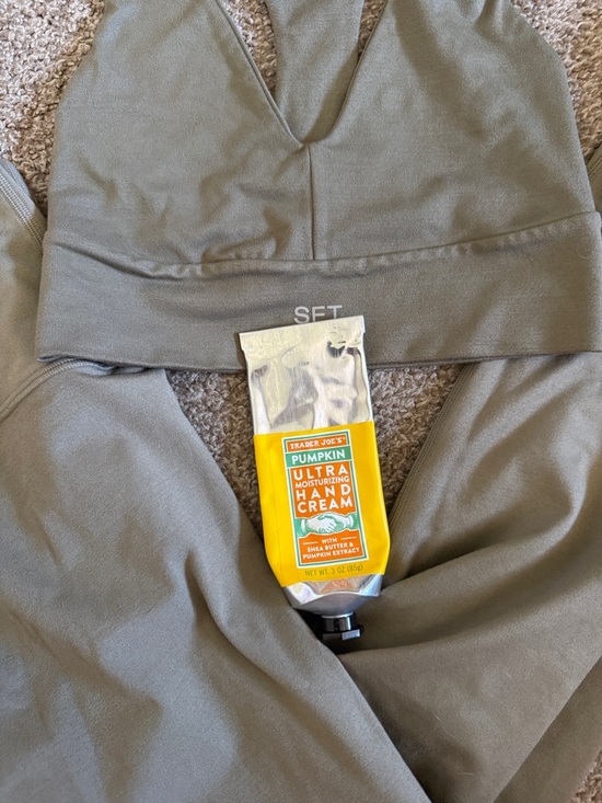 Set Active Set - Picture 2 of 8